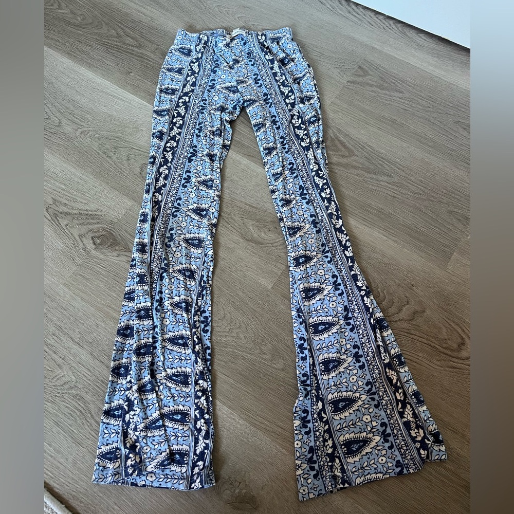 Billabong print flare leggings